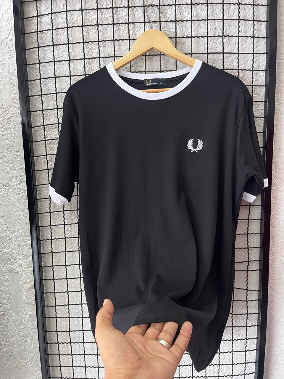 CAMISETA FREDPERRY - PRETA