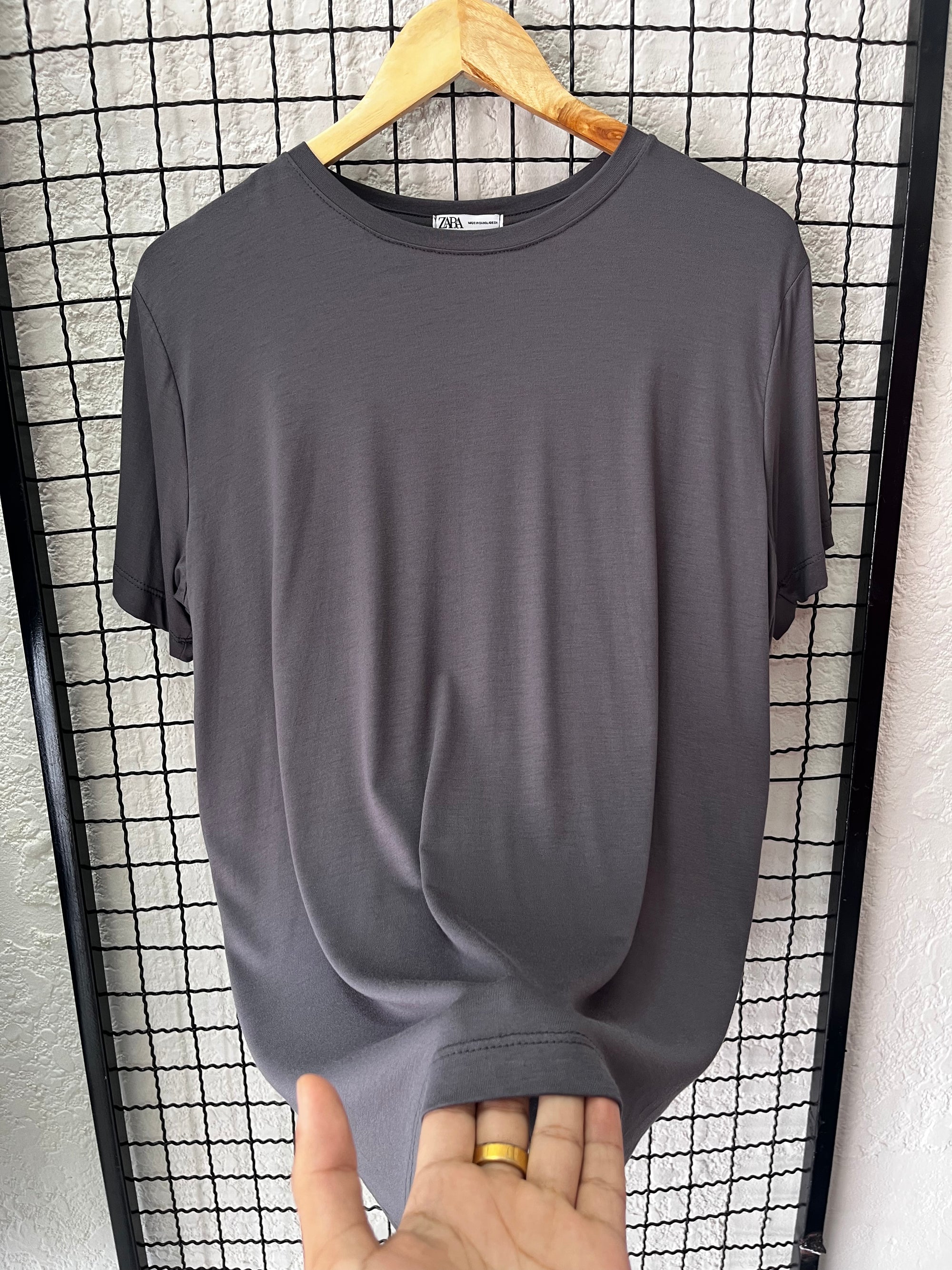 CAMISETA ZARA - CINZA