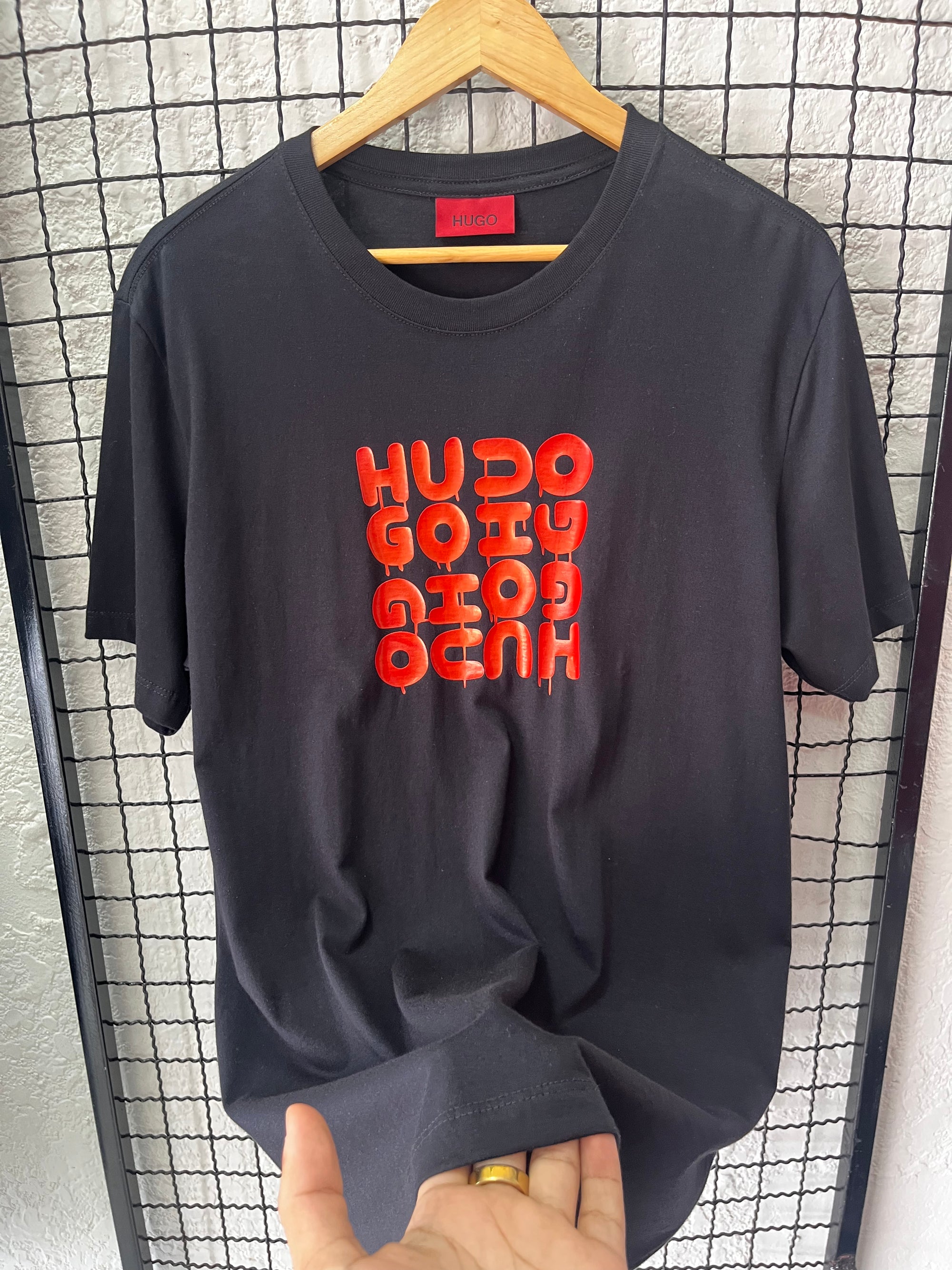 CAMISETA HUGO BOSS - PRETA