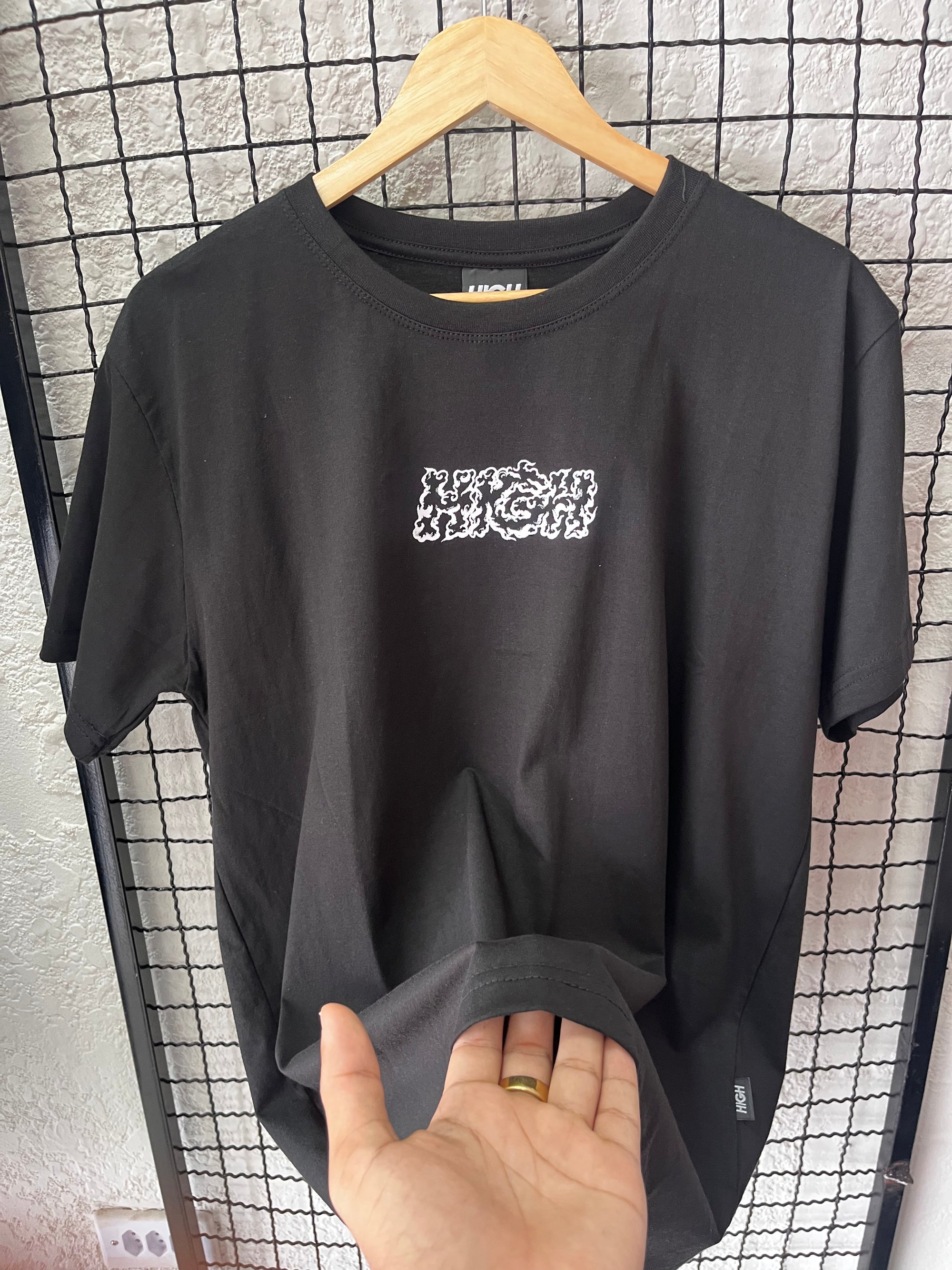 CAMISETA HIGH - PRETA
