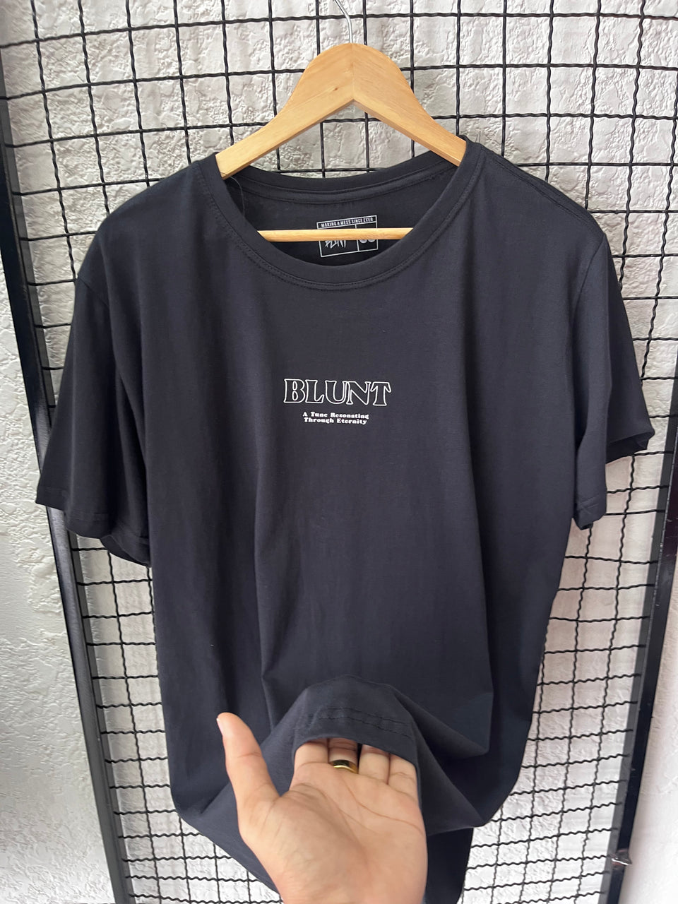 CAMISETA BLUNT - PRETA