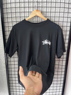 CAMISETA STUSSY - PRETA