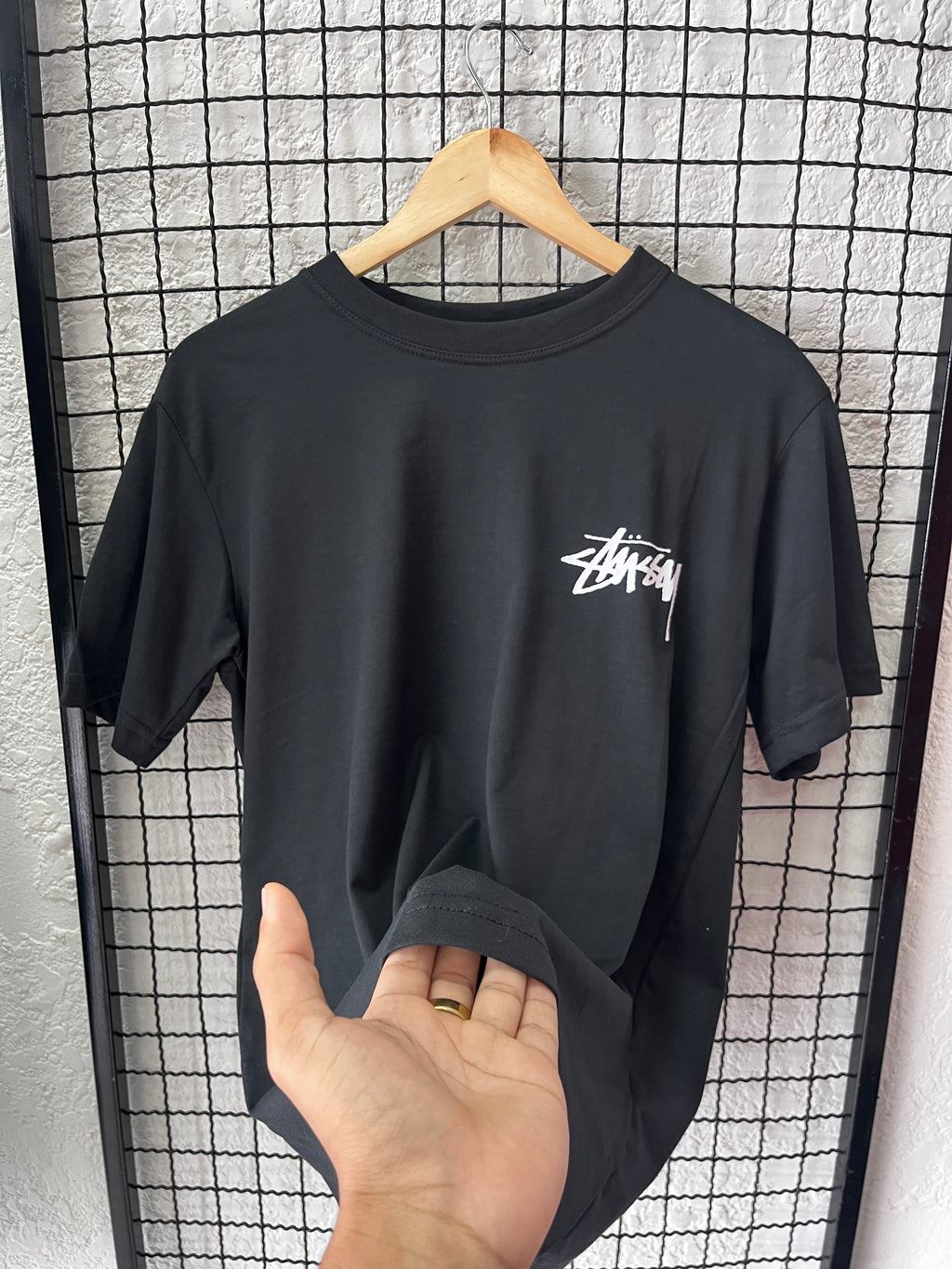 CAMISETA STUSSY - PRETA