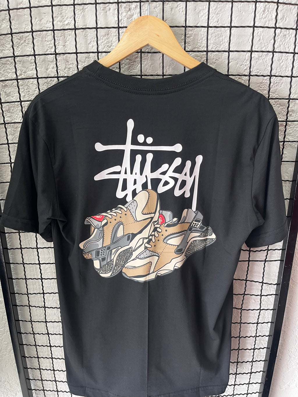 CAMISETA STUSSY - PRETA