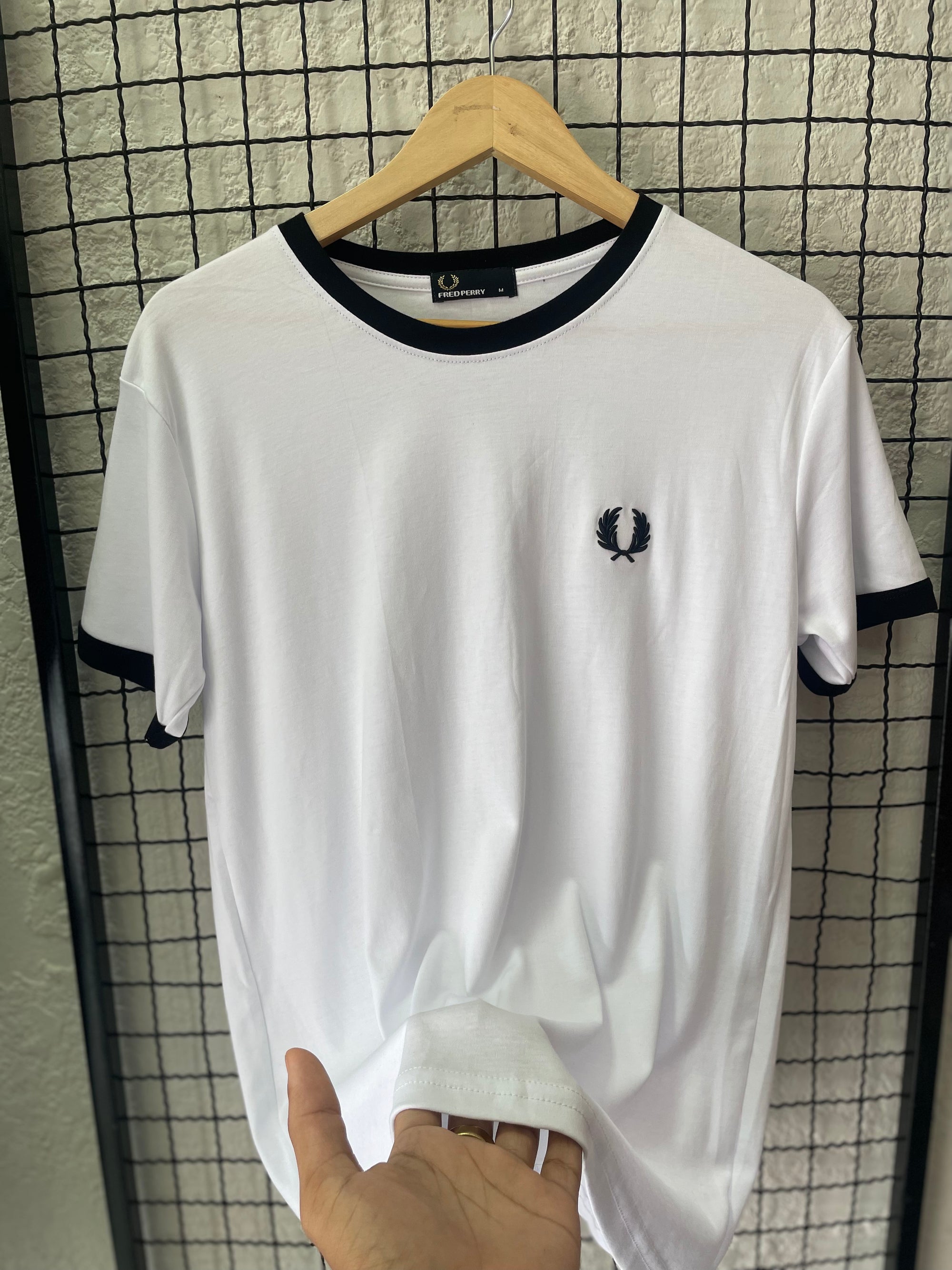 CAMISETA FREDPERRY - BRANCA