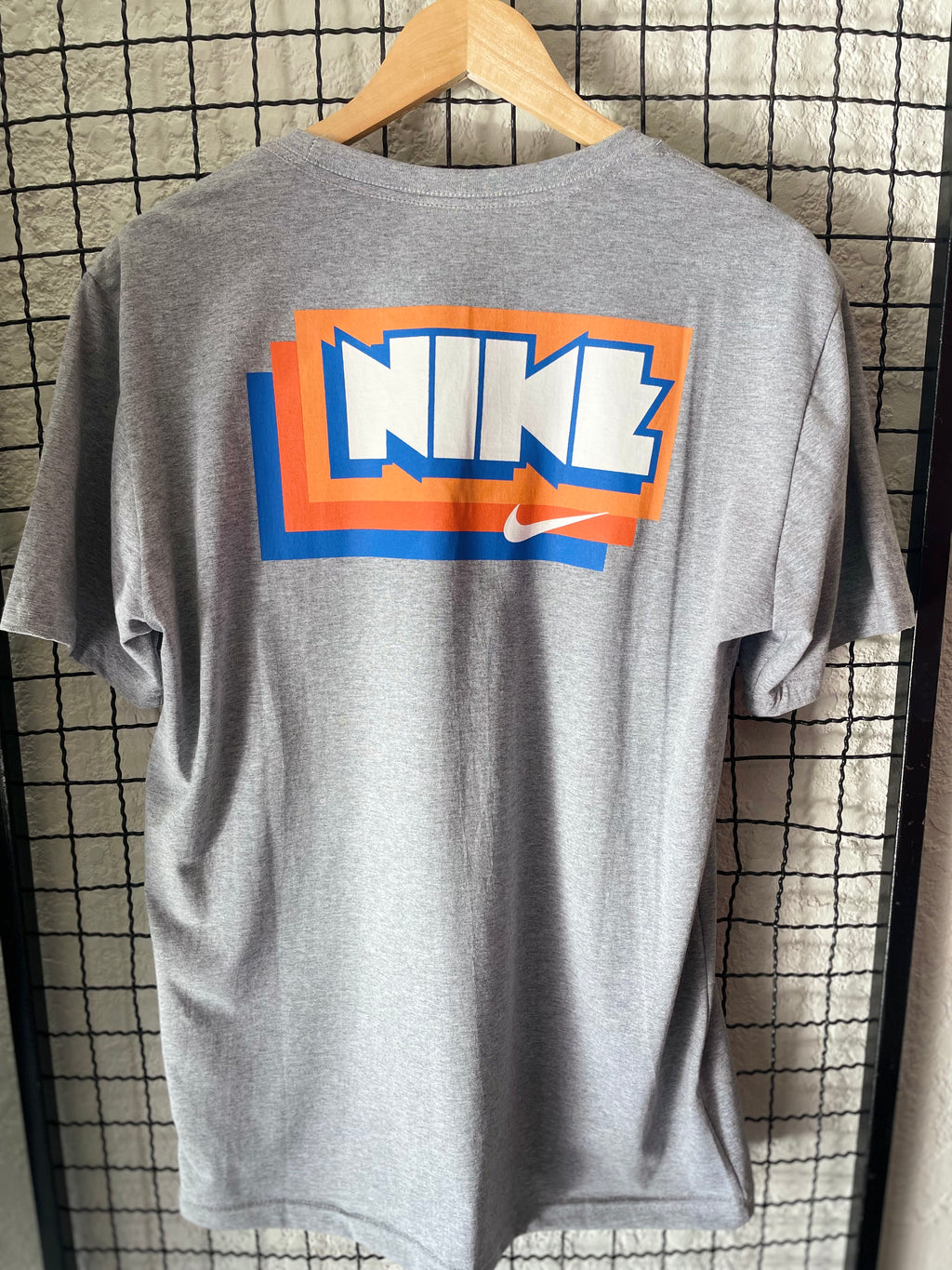 CAMISETA NK - CINZA