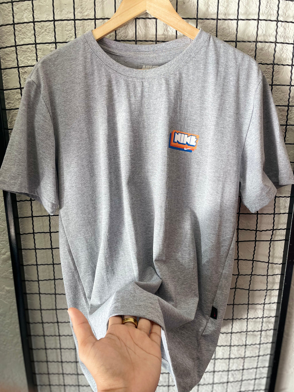 CAMISETA NK - CINZA