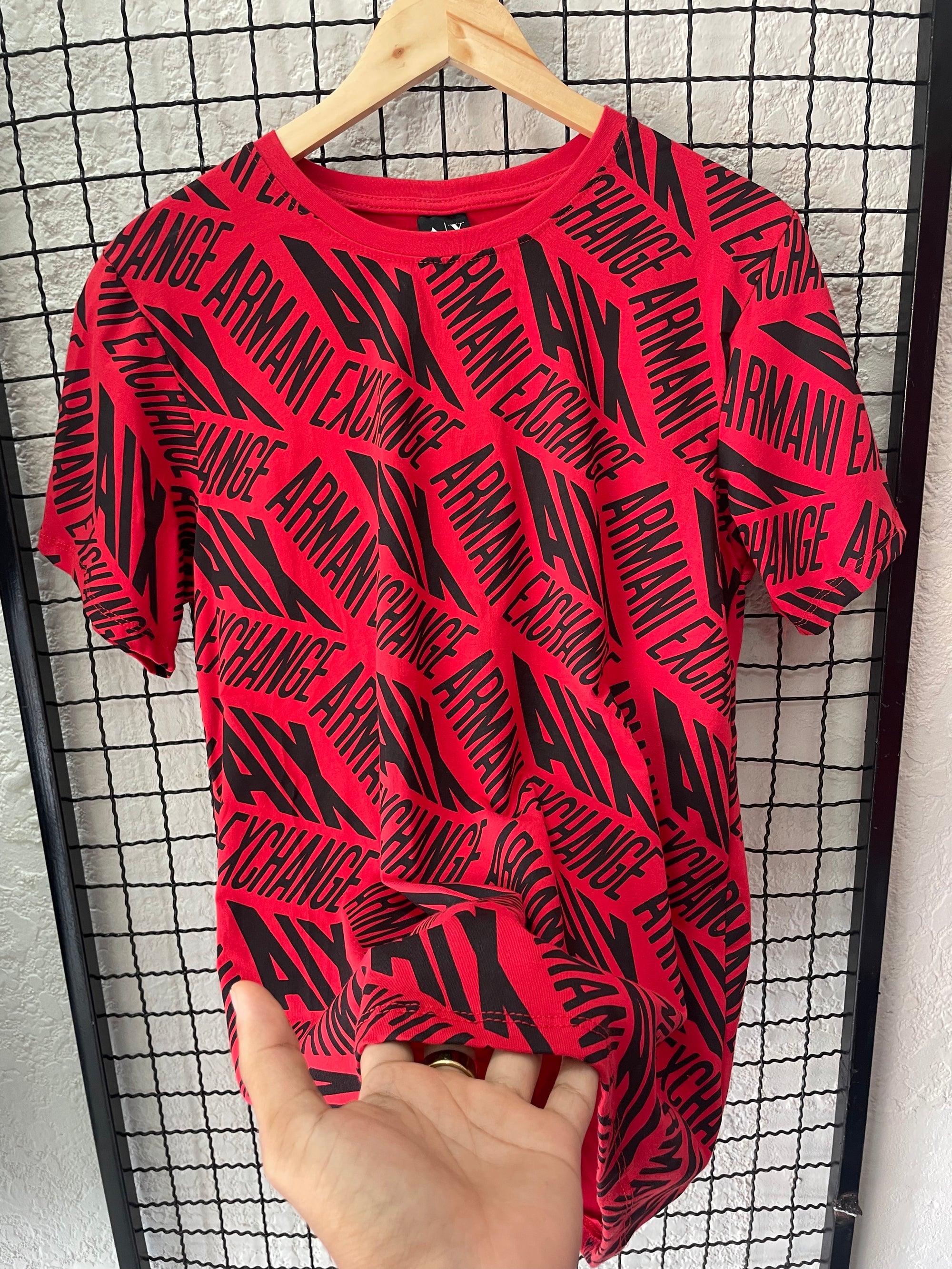 CAMISETA ARMANI EXCHEGE - VERMELHA