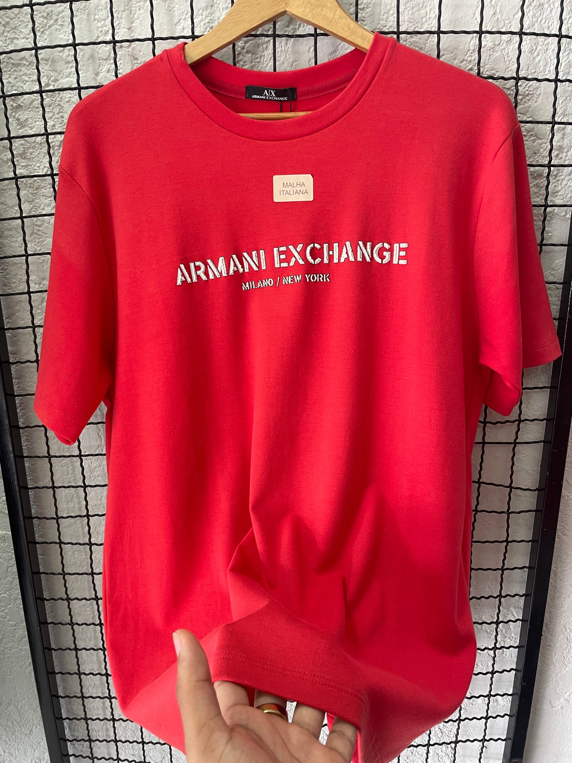 CAMISETA ARMANI EXCHANGE - VERMELHA