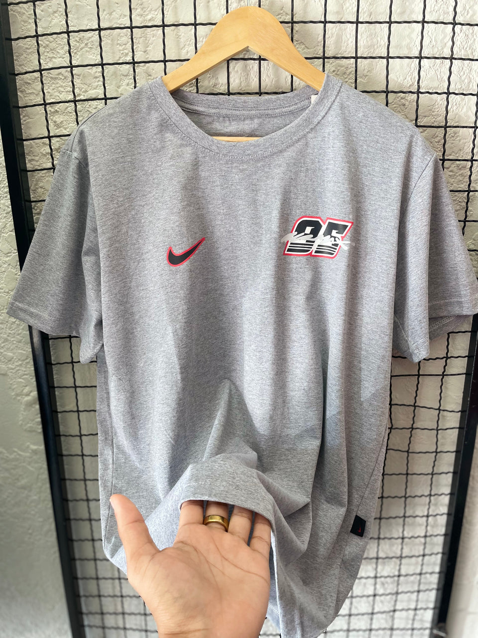 CAMISETA NK AIR MAX - CINZA