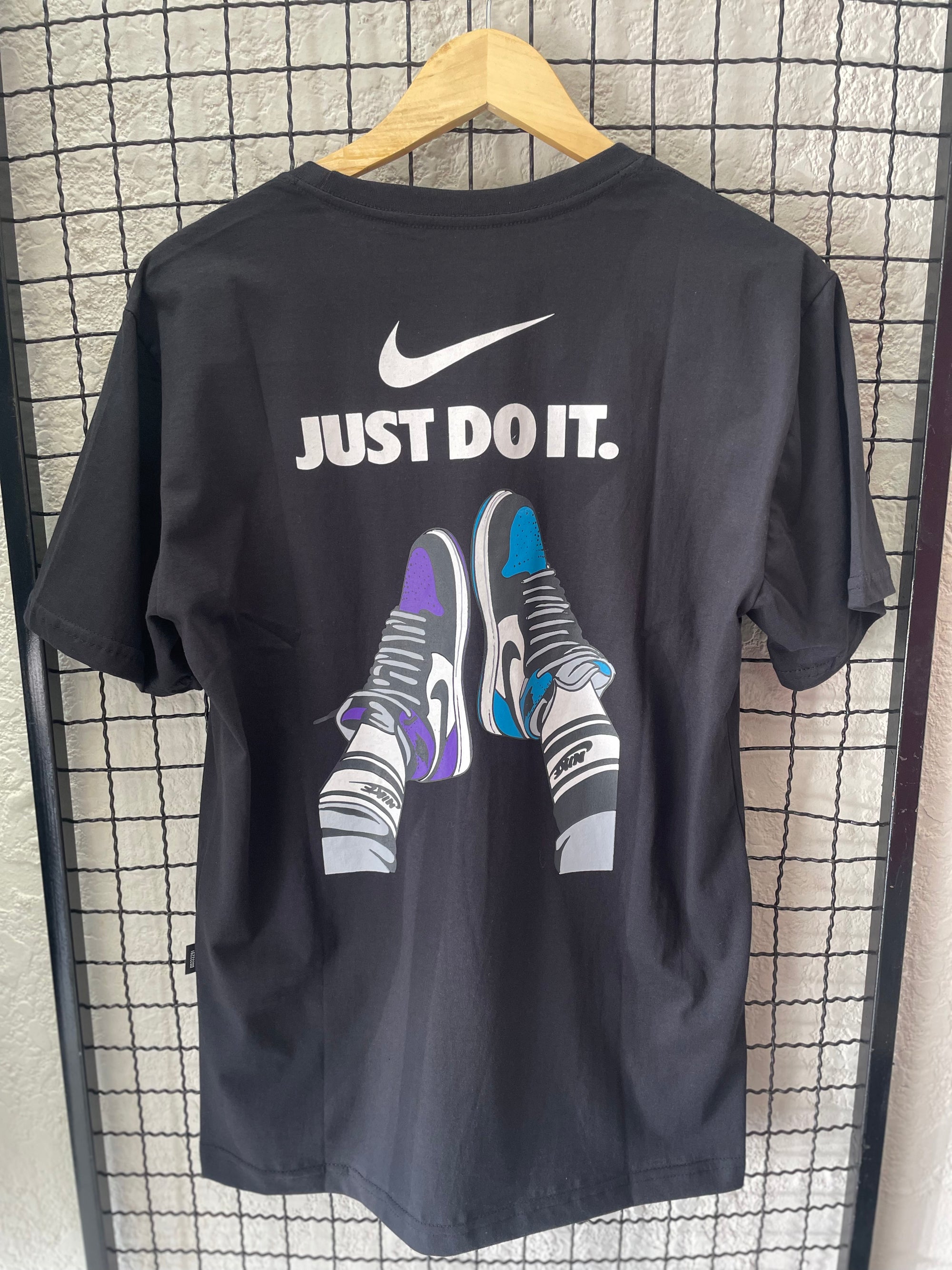 CAMISETA NK JUST DO IT. - PRETA