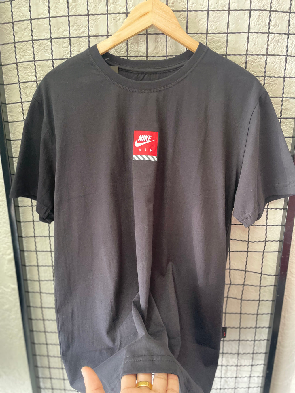 CAMISETA NK AIR MAX - PRETA