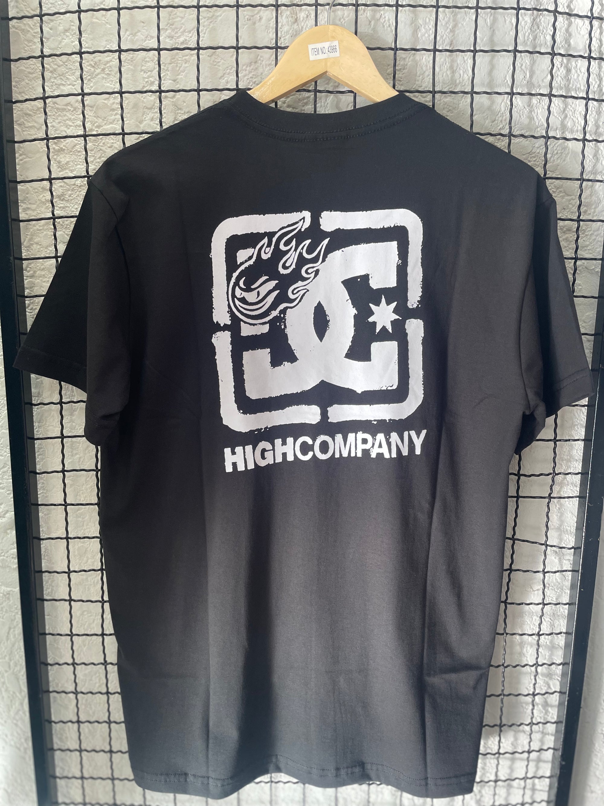 CAMISETA DC HIGH COMPANY - PRETA