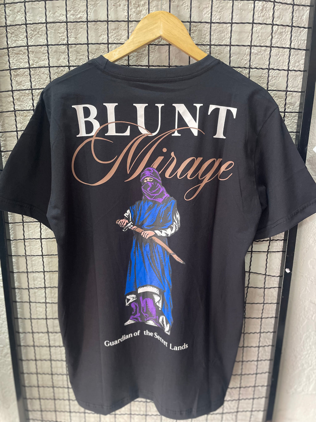 CAMISETA BLUNT MIRAGE - PRETA