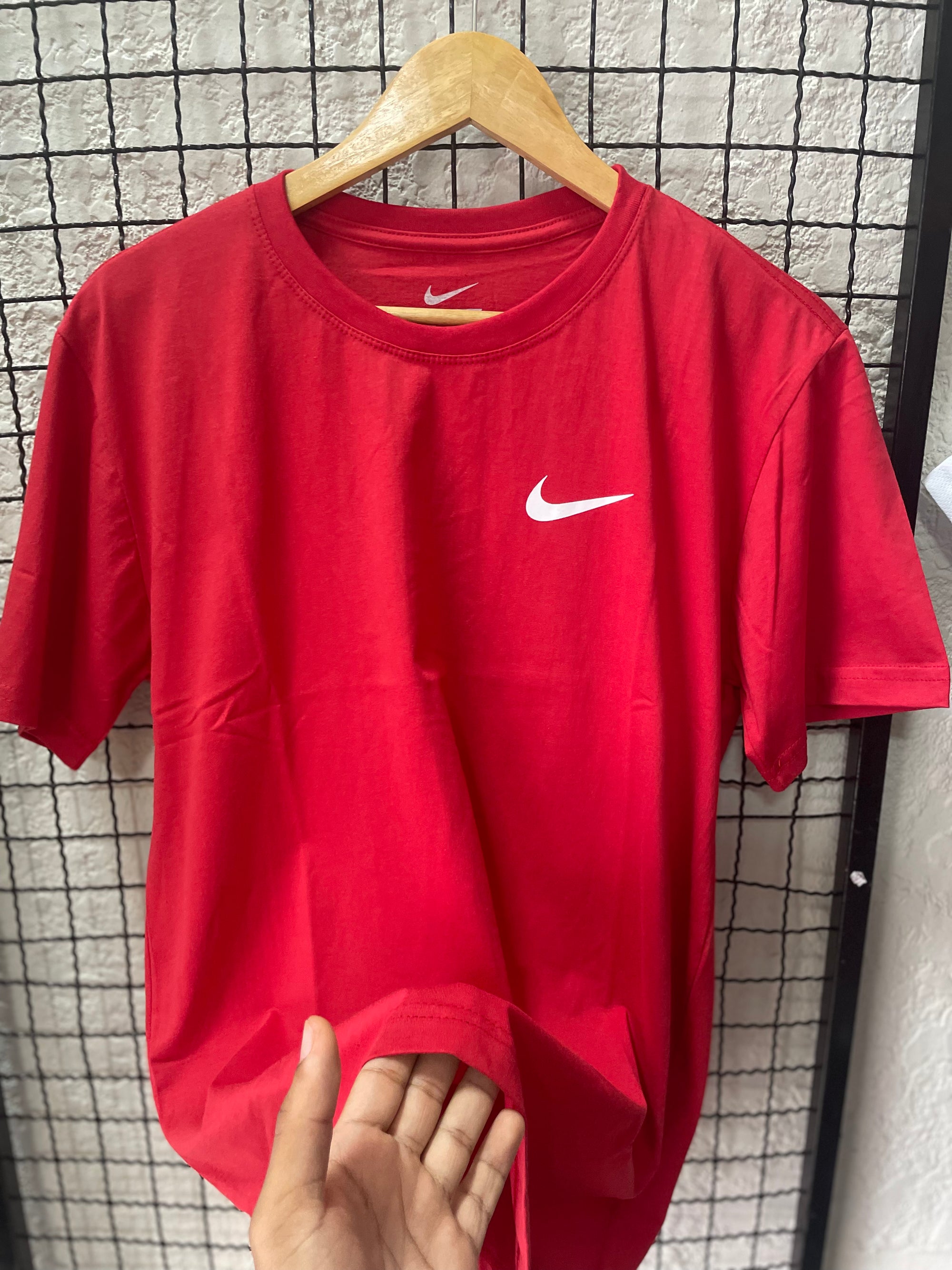 CAMISETA NK - VERMELHA