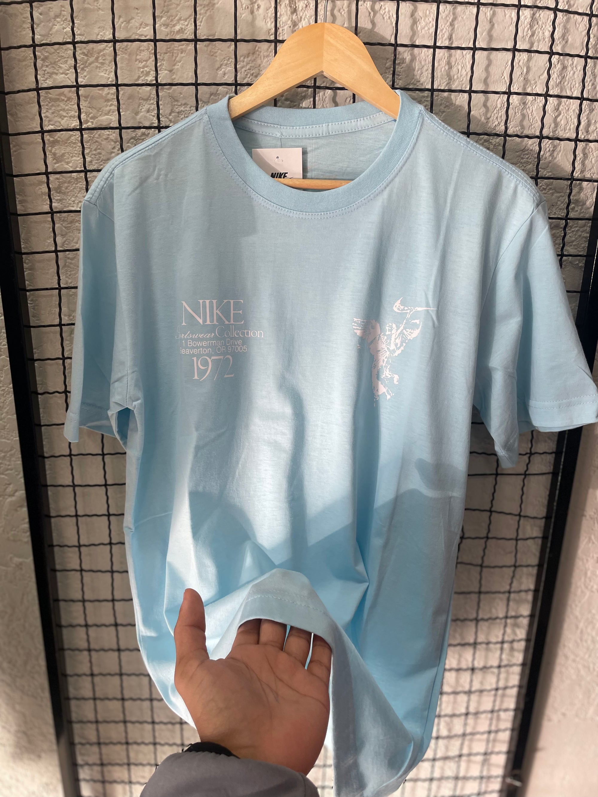 CAMISETA NK 1972 - AZUL CLARO