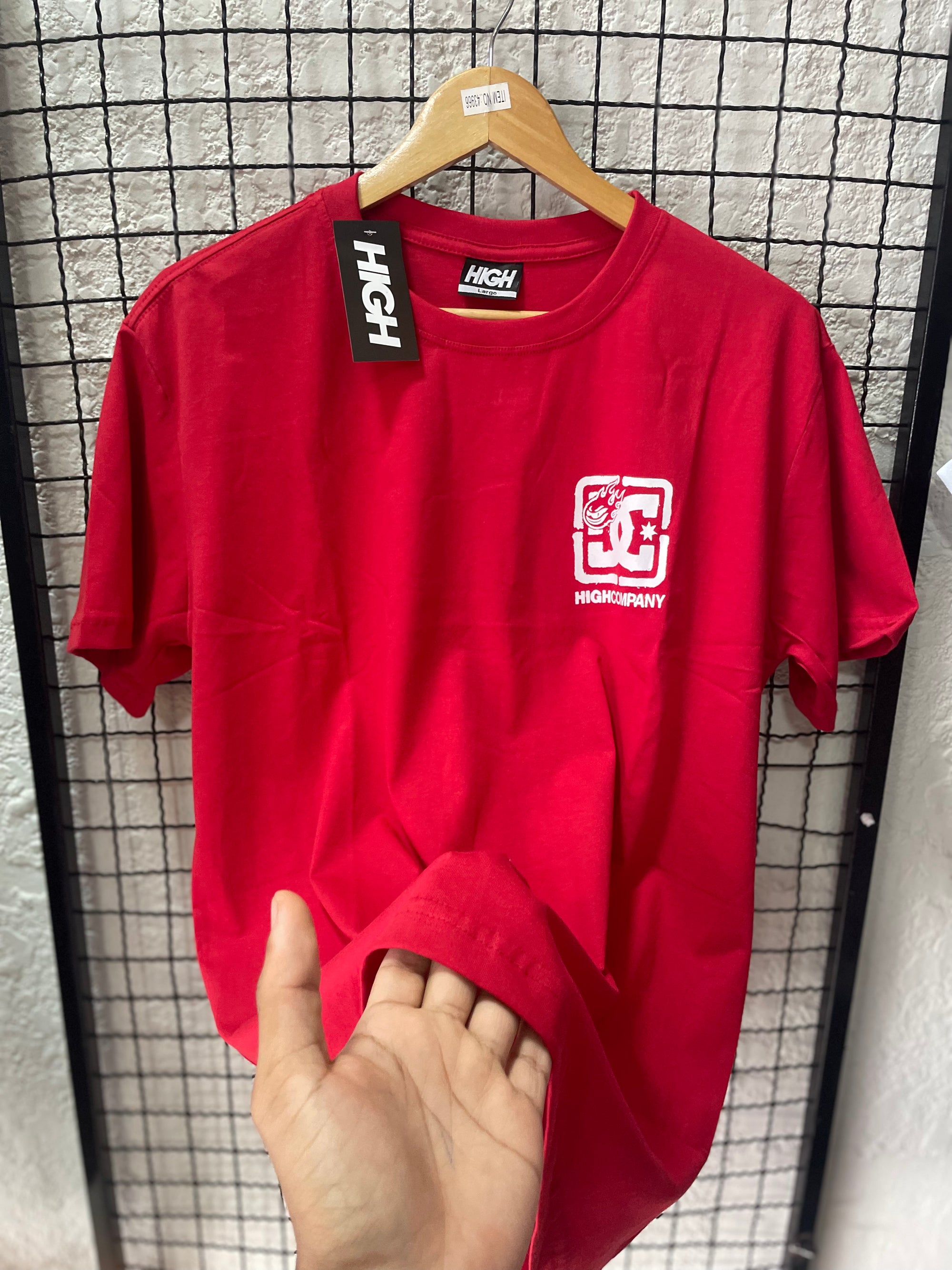 CAMISETA DC HIGH COMPANY - VERMELHA