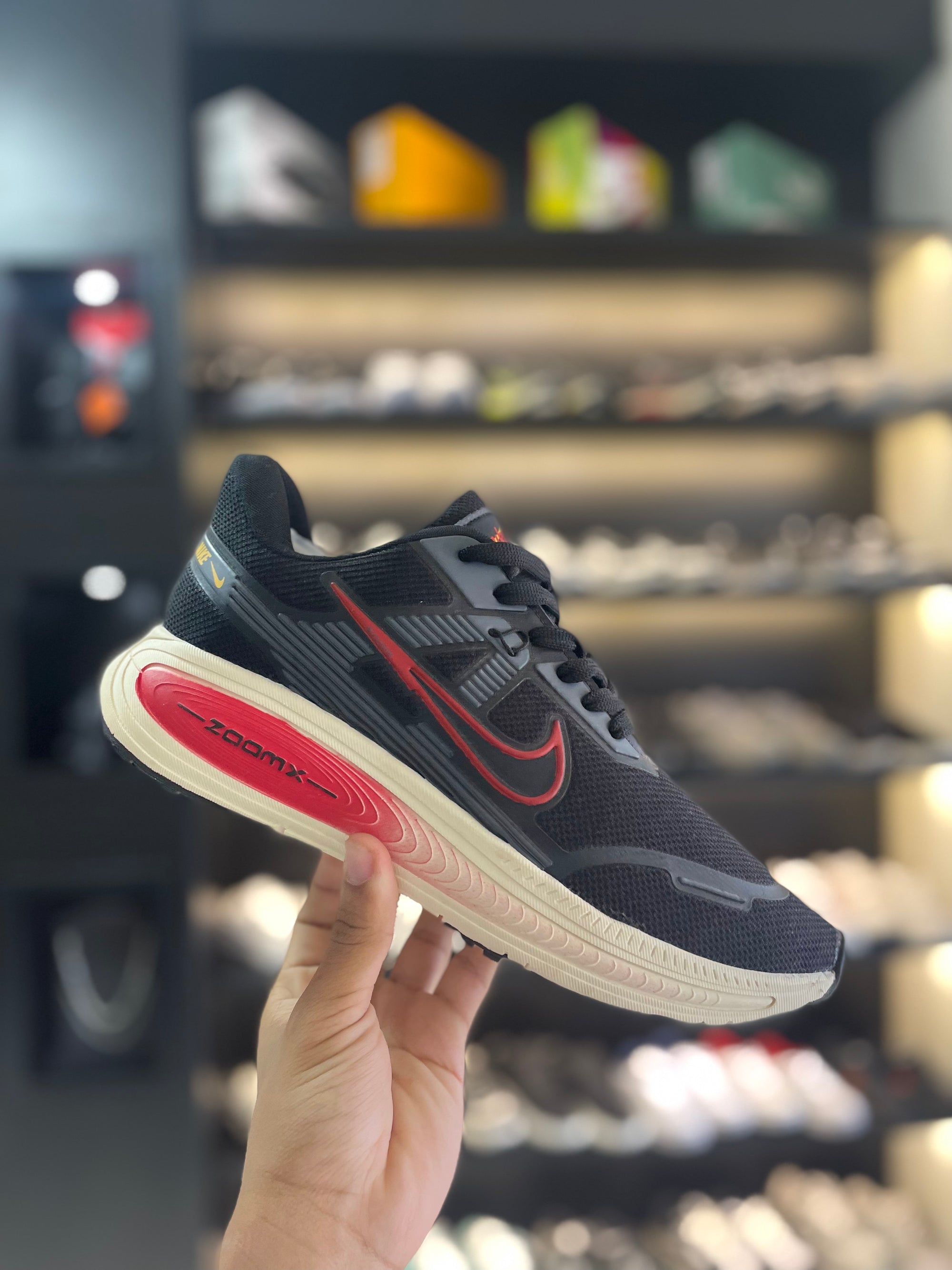 TÊNIS NIKE ZOOMX - PRETO
