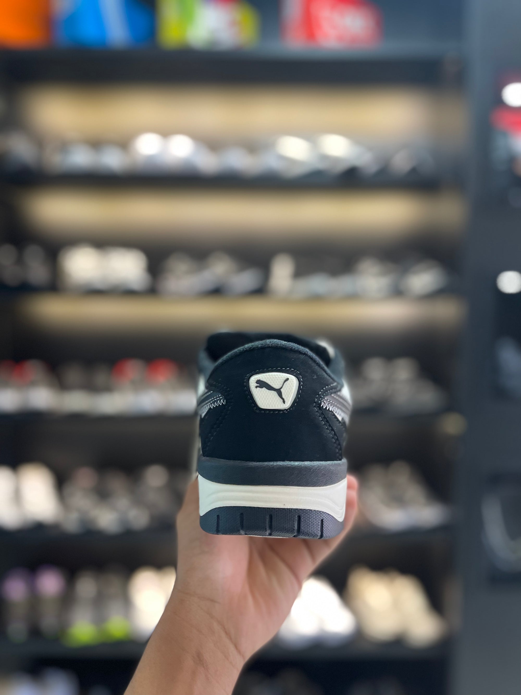 TÊNIS PUMA - PRETO E BRANCO