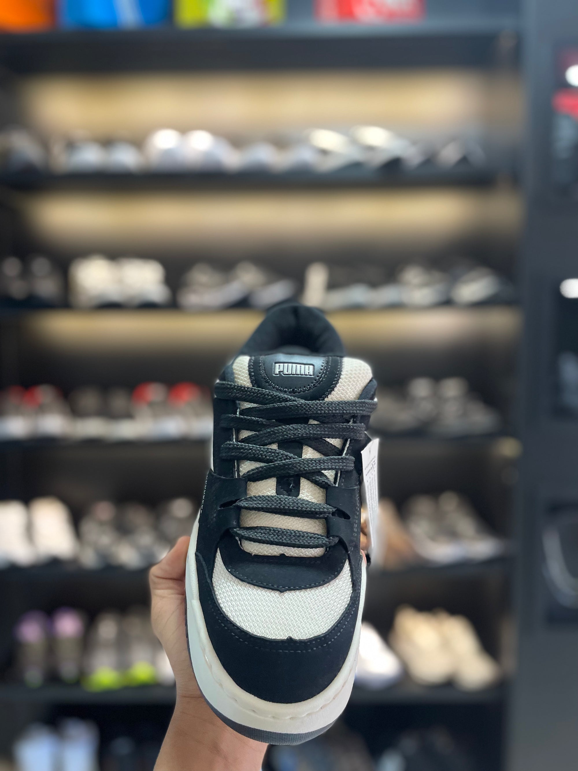 TÊNIS PUMA - PRETO E BRANCO