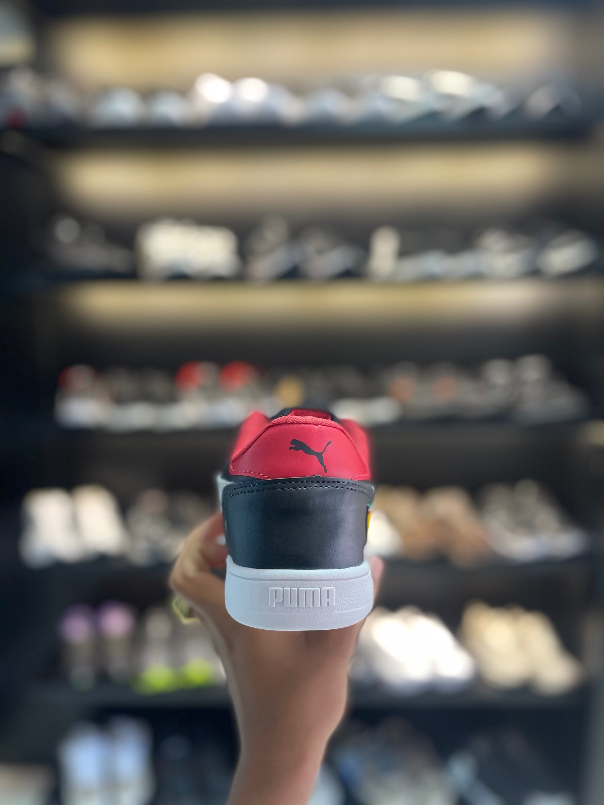 TÊNIS PUMA FERRARI - PRETO E BRANCO
