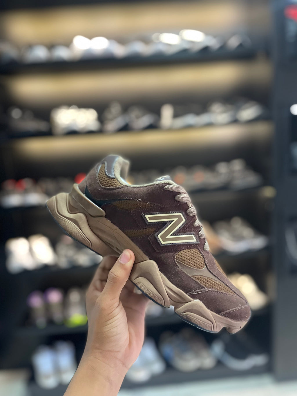 TÊNIS NEW BALANCE - MARROM