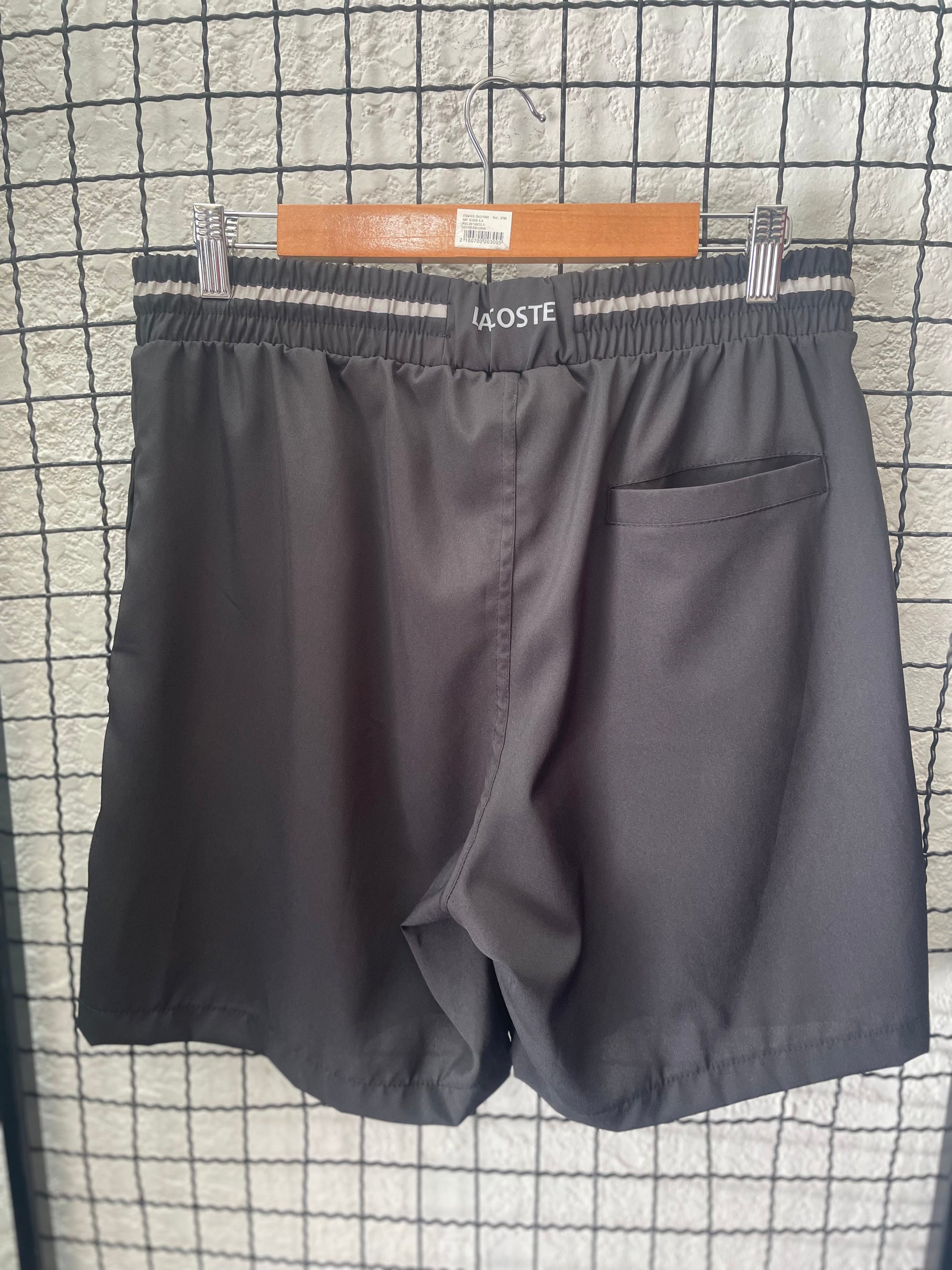 SHORTS LACOSTE - PRETO