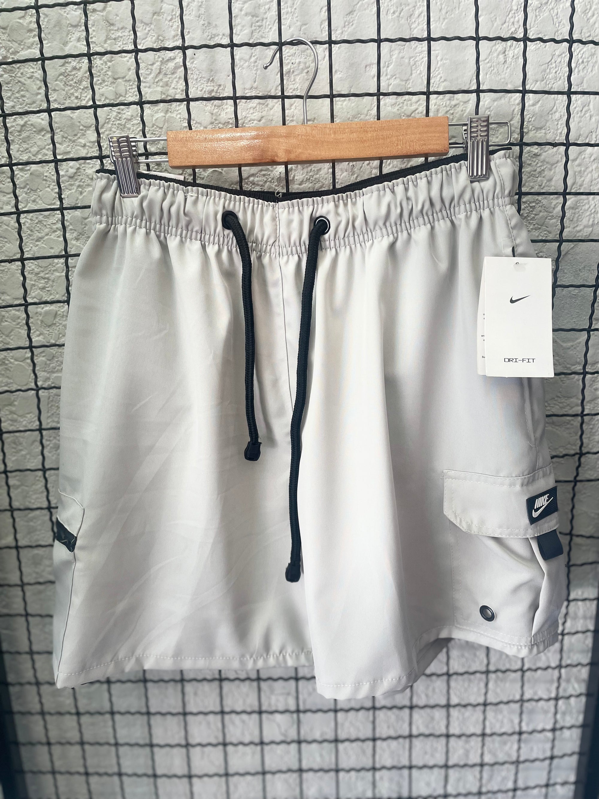 SHORTS NK DRI-FIT - GELO