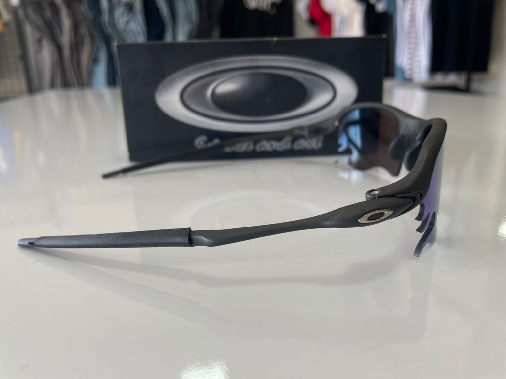 Óculos Oakley Esportivo Lente Blue Mirror – Design Performance