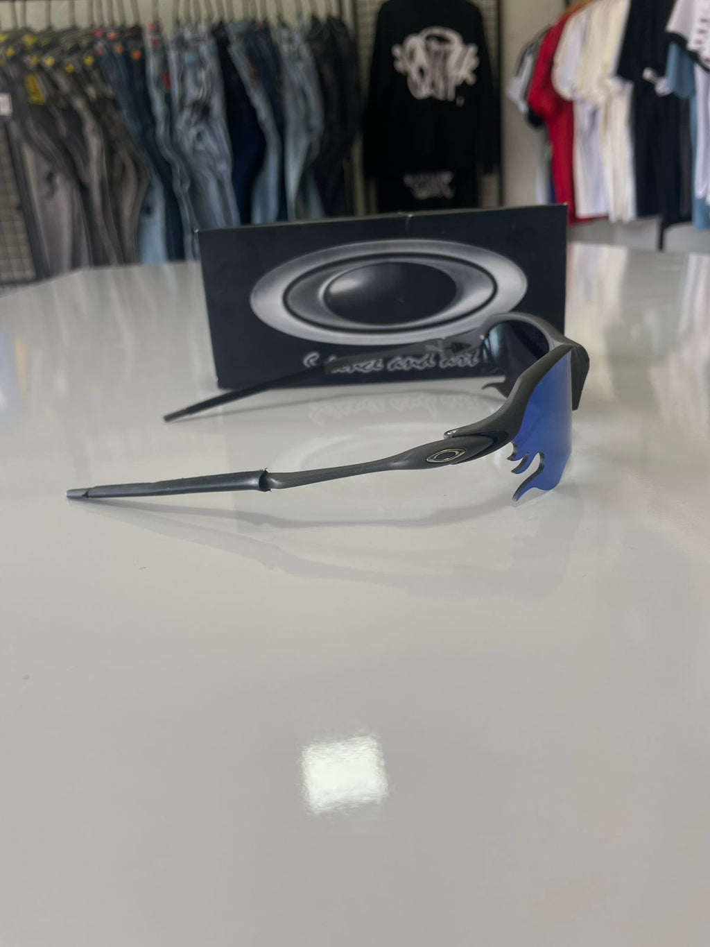 Óculos Oakley Esportivo Lente Green Mirror – Design Performance