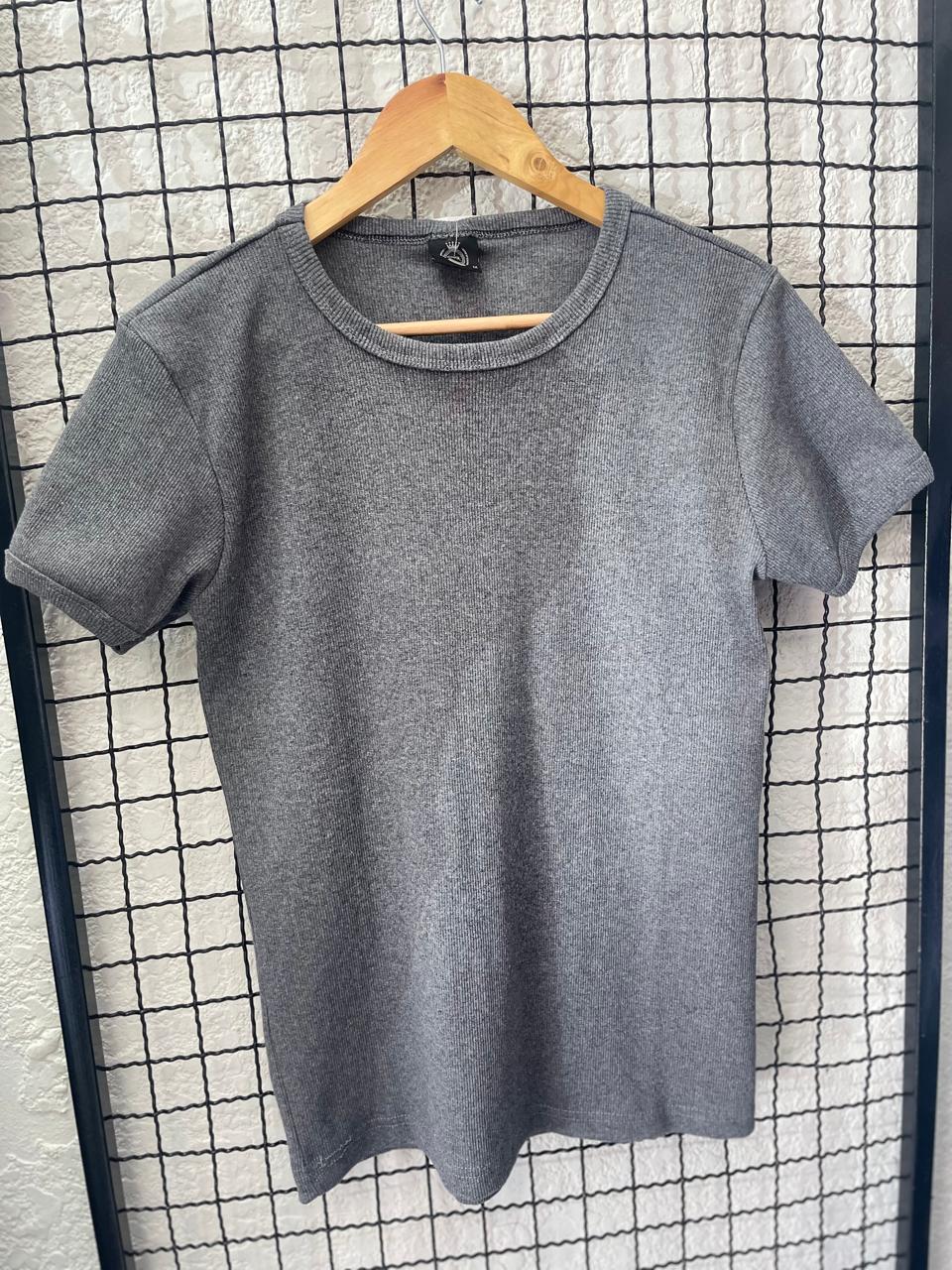 Camiseta Canelada - Cinza